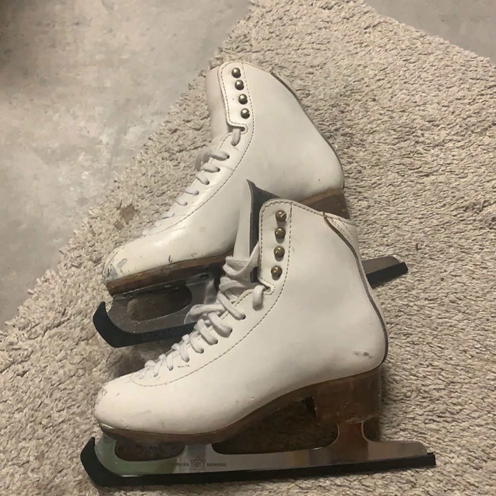 Used Jackson ice skates, size 3 1/2